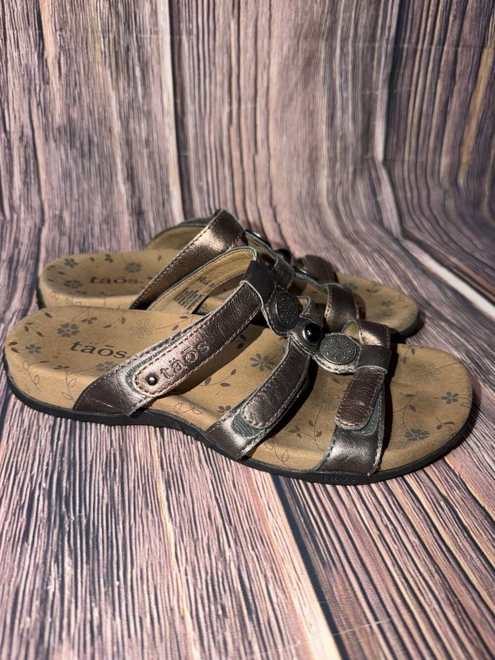 Taos Women’s Metallic Bronze Leather Comfort Sandals Size 8 M